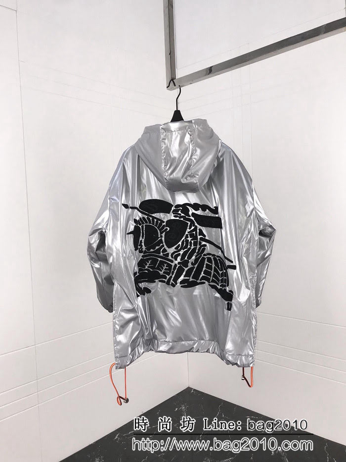 BURBERRY巴寶莉 18ss秋冬新款 銀色騎士 背後騎士刺繡圖案 薄棉衝鋒衣 OS版型 男女同款 ydi1617